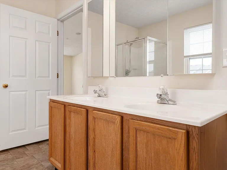 8221 Barrington Ct — Photo 21