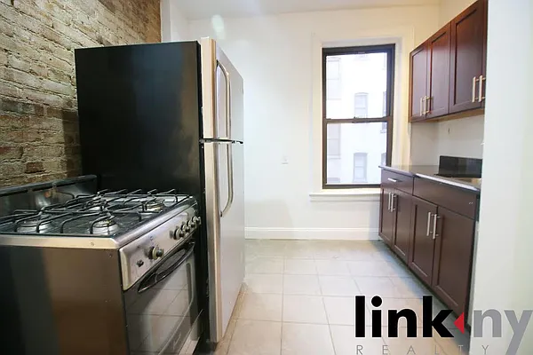 Rented by Link NY Realty | media 6