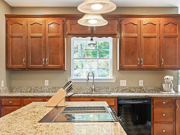5th image of 7190 Goldenrod Ct