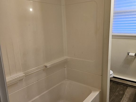 5th image of 18 Clinton St #1R