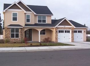 899 Arrowhead Trl, Eagle Pt, OR 97524