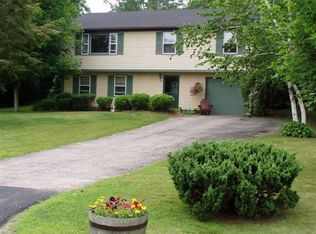 17 Treetop Dr, Westerly, RI 02891