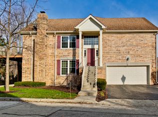 1274 S Christine Ct, Vernon Hills, IL