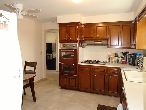 2nd image of 6513 N Northwest Hwy APT 3F