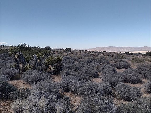 3rd image of 20 Mesa Rd