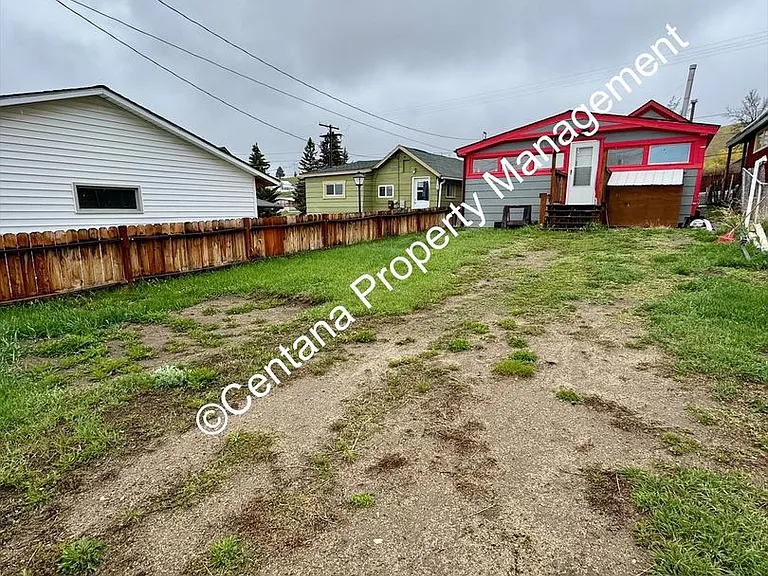 330 W Daly St — Photo 25