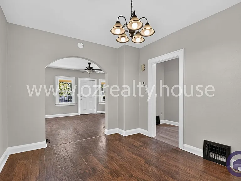 2034 Berkshire Pl — Photo 7