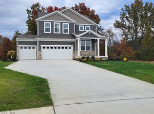 148 Country Meadow Ln, Wadsworth, OH 44281