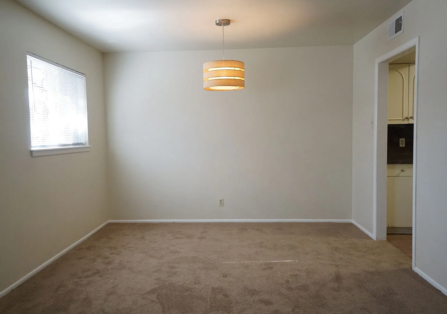 4 Bedroom - North Central - Harmony Hills — Photo 3