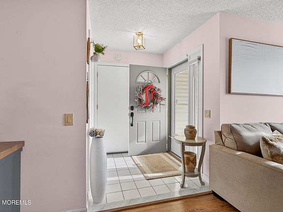 5th image of 30 Winterton Drive
