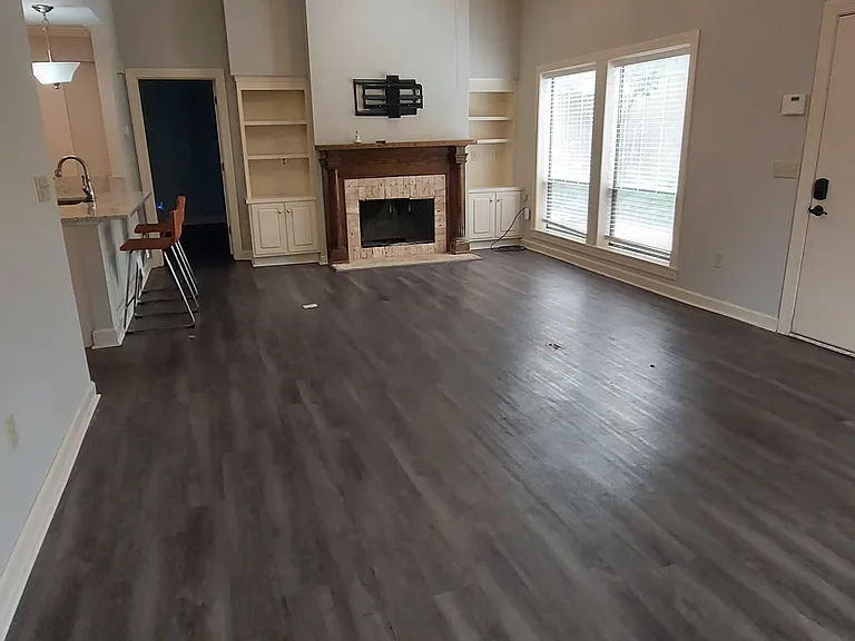 304 River Pl — Photo 3