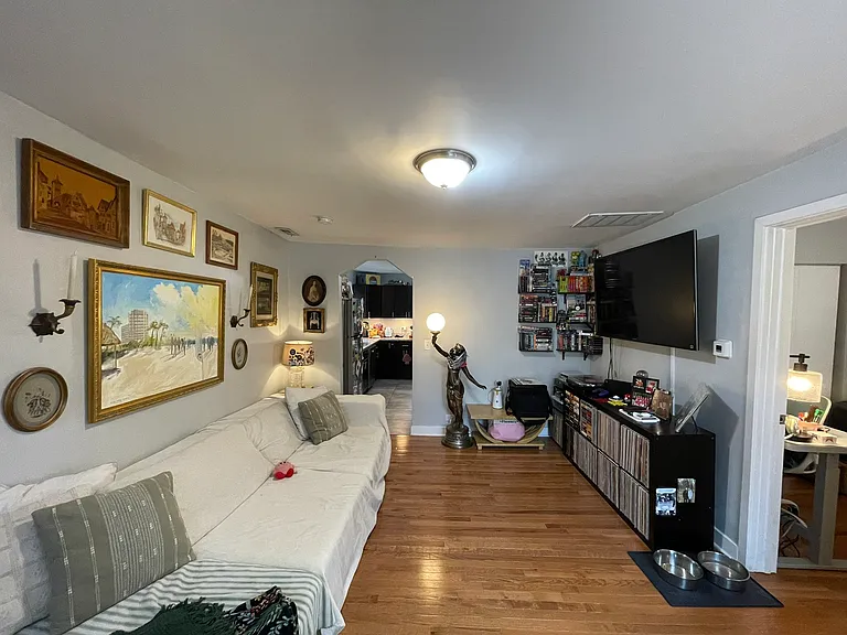 1516 W 18th Pl #2R — Photo 6