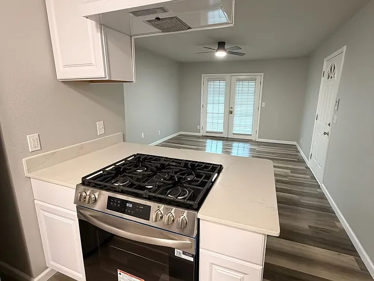 505 W Spruce St #501 — Photo 2