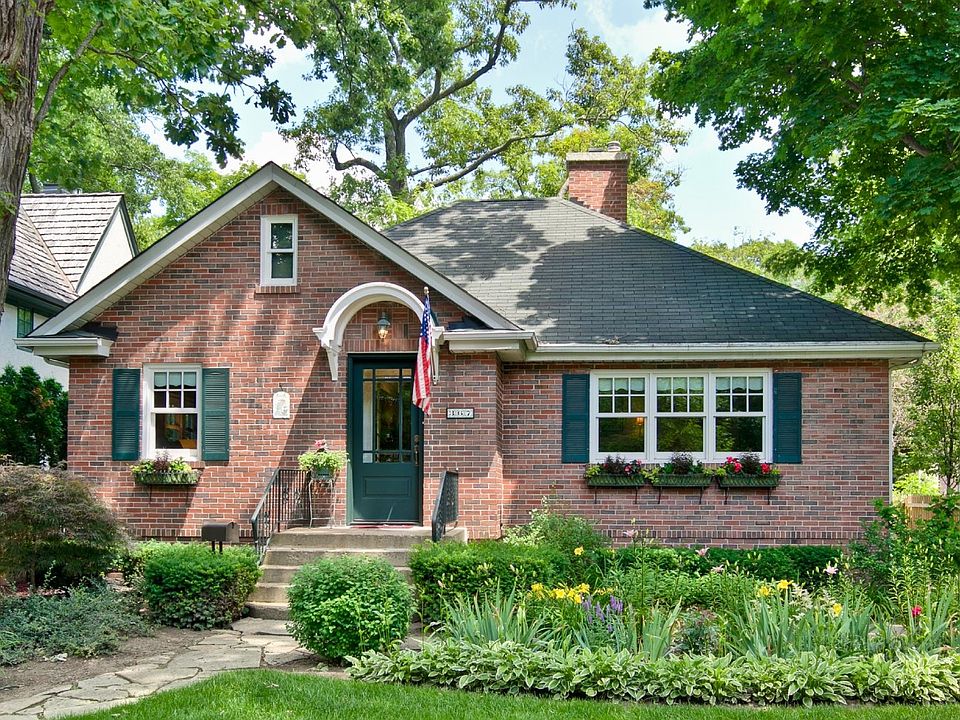 For Sale: 367 Foss Court, Lake Bluff, IL 60044