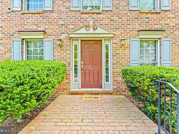 3rd image of 15252 Surrey House Way