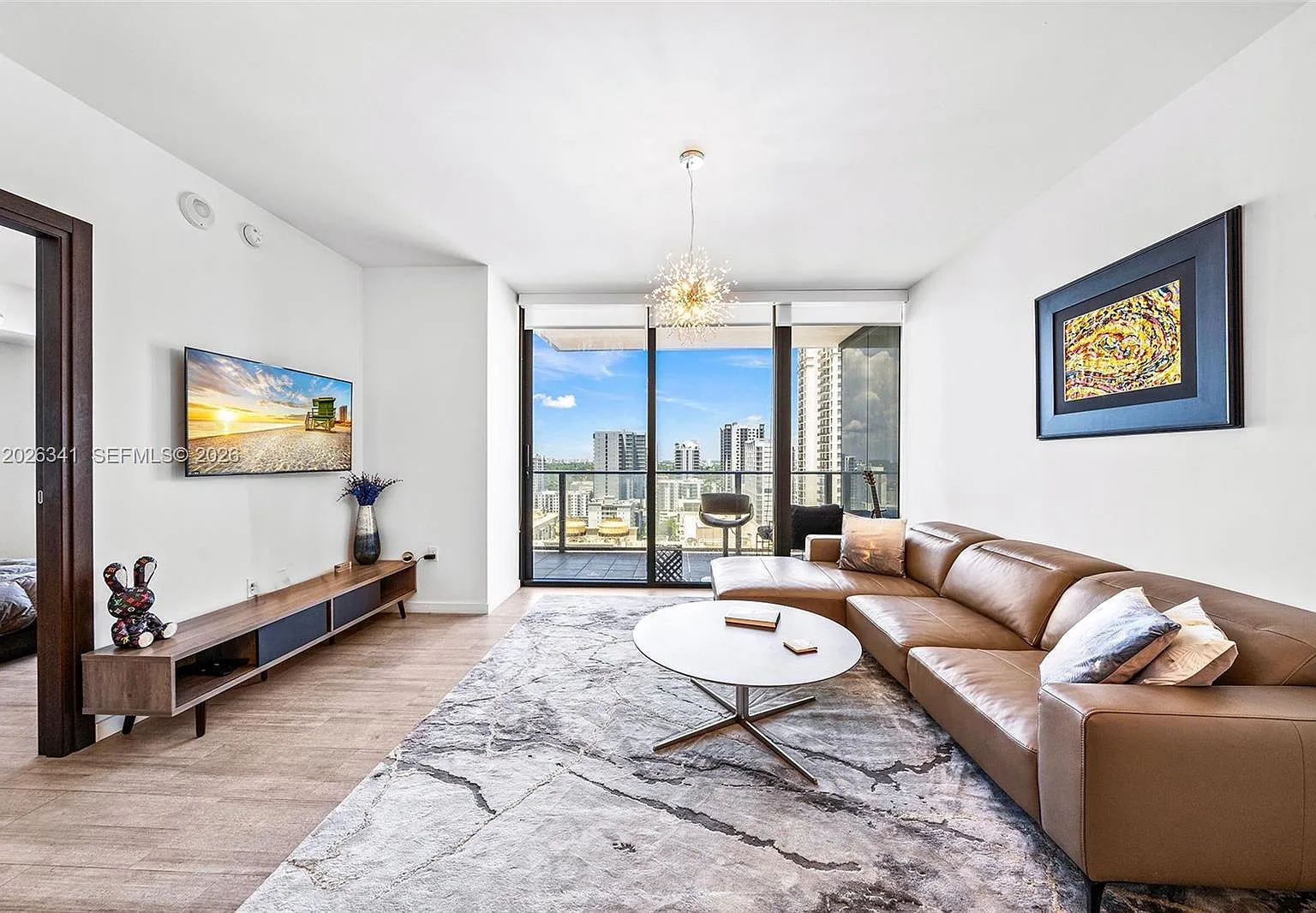 Brickell Flatiron Condo — Photo 2