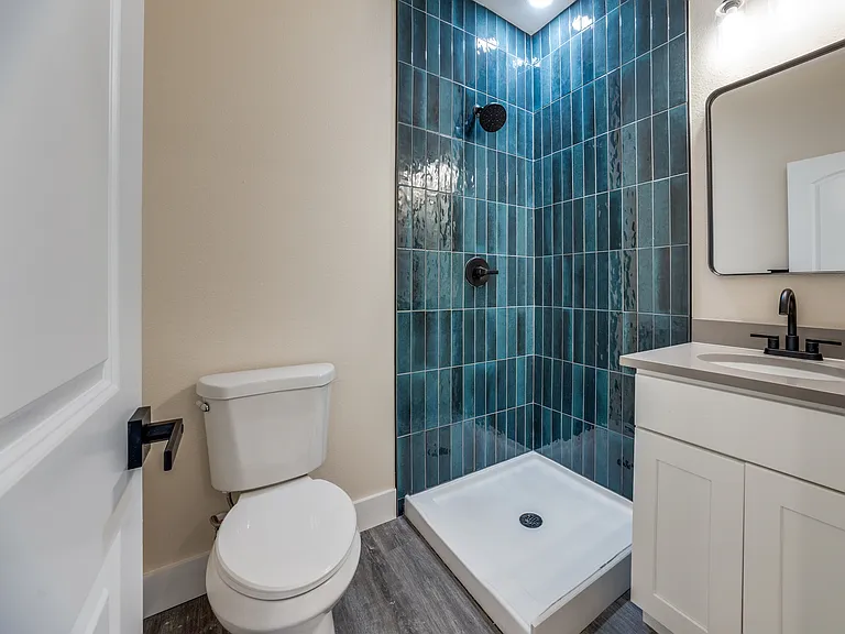 515 N Davis Dr — Photo 8