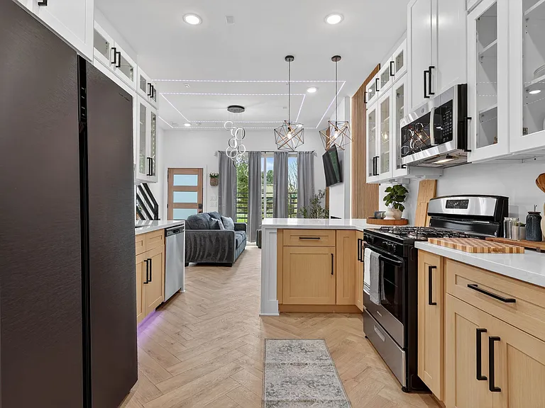 4609 Bricker St #B — Photo 4