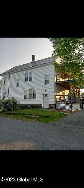2nd image of 7 Satterlee Lane