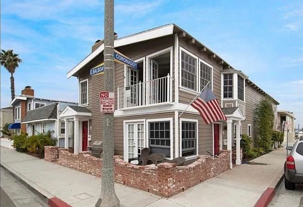 3 bed, 1200 sqft, $5,500 — Photo 1