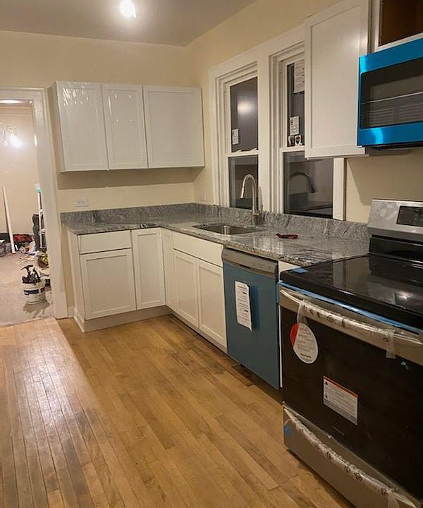 1st image of 6933 S Woodlawn Ave #2