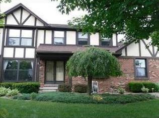 1450 Antler Ct, Rochester Hills, MI 48309