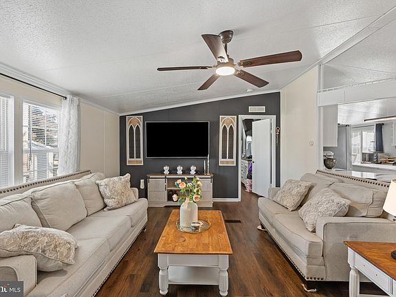 3rd image of 43 Midway Ave