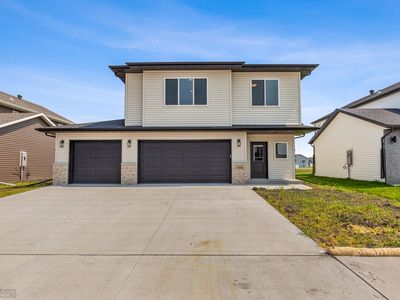 7368 Madelyn Ln S, Fargo, ND, 58104
