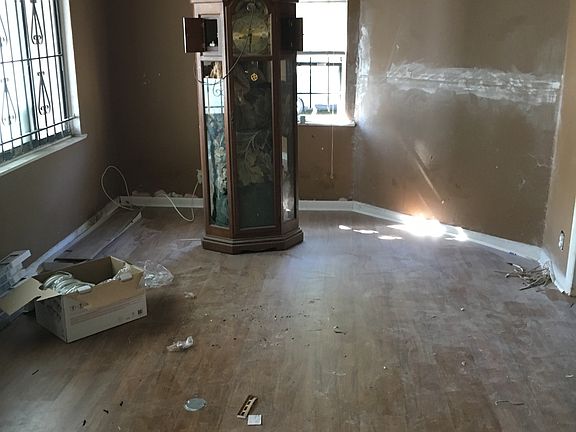 5th image of 1695 W 2nd St