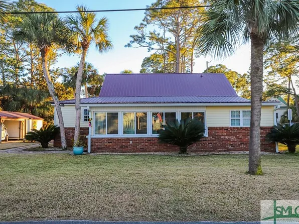 303 8th St, Tybee Island, GA 31328