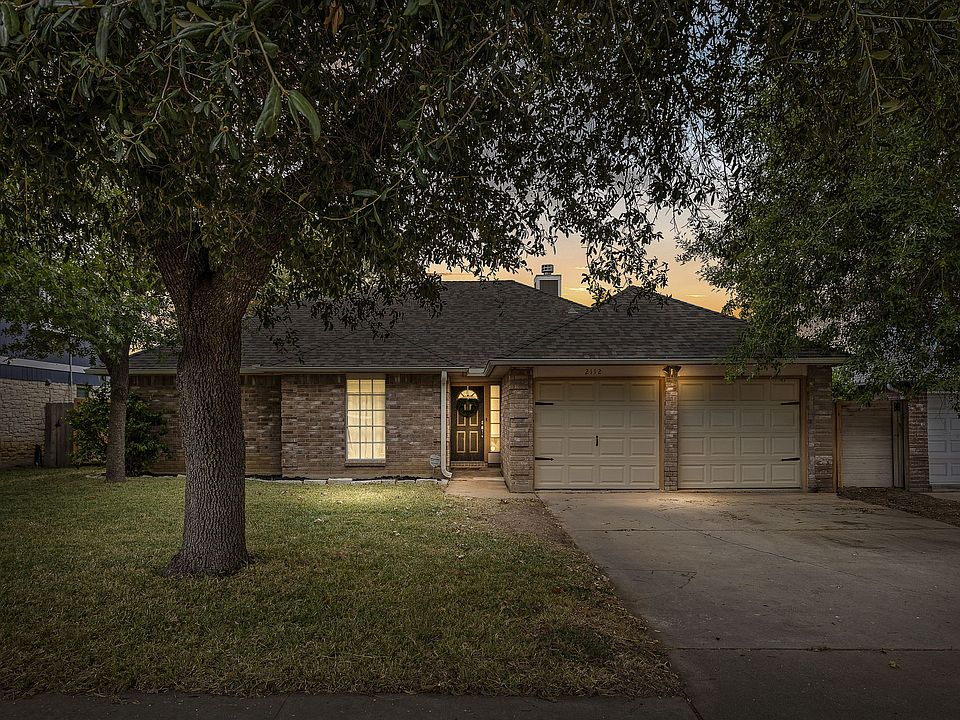 1st image of 2112 Rosemary Ln