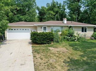 2333 Ross Rd, Palo, IA 52324