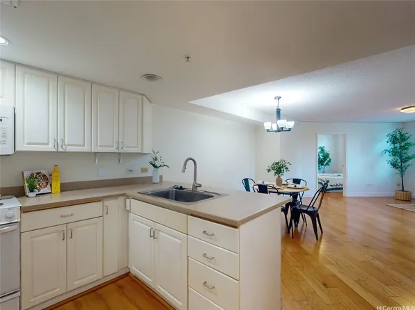 1314 Kalakaua Ave APT 311, Honolulu, HI 96826