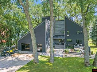 60 Southwood Dr, Fairmont, MN 56031