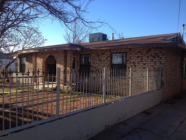 1st image of 407 NE Ave E