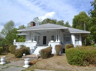210 E Bond Ave, Patoka, IL 62875