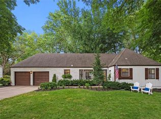 8309 Sagamore Rd, Leawood, KS 66206