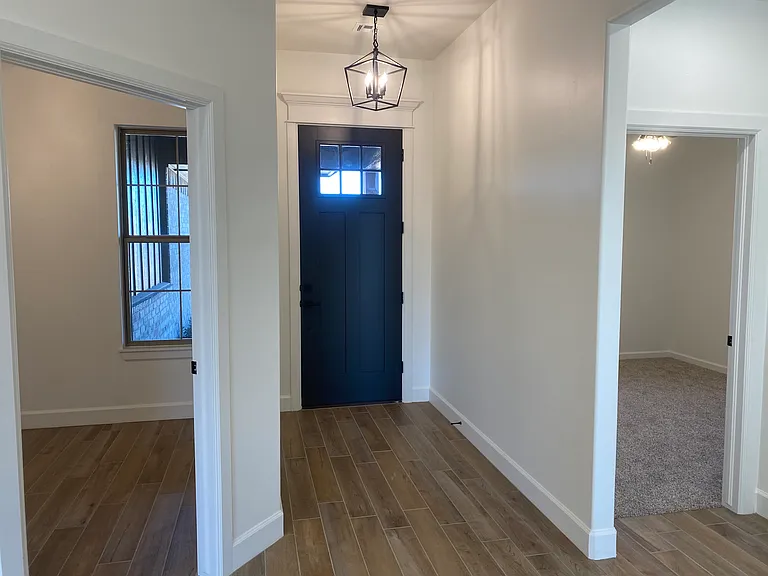 2836 Kingswood Dr — Photo 4