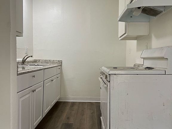 5th image of 955 S Sherman Ave #955A