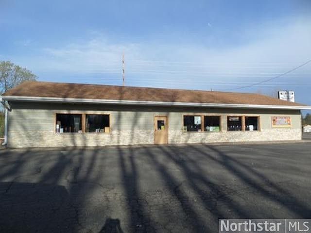 1st image of 805 2nd St SE