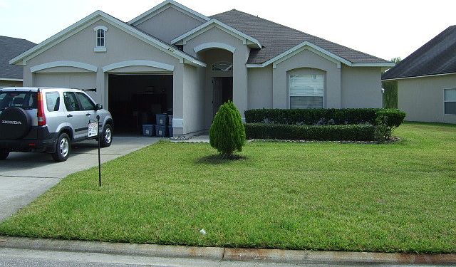 1st image of 221 W Brookchase Ln