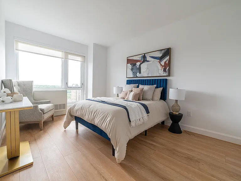 3745 Riverdale Ave #2 — Photo 11