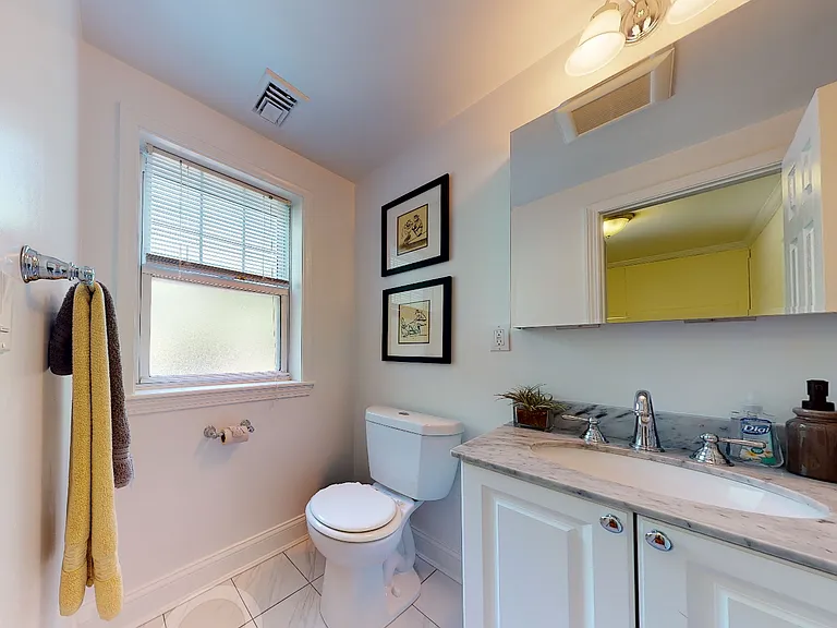 27 Thornton Rd — Photo 9