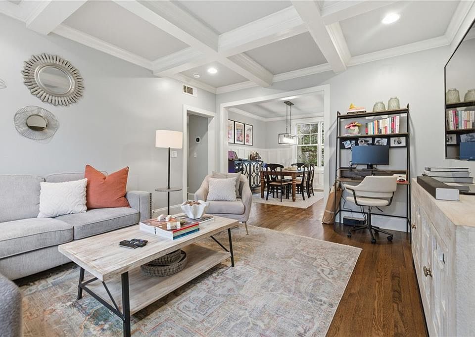 1st image of 28 Collier Rd NW APT 3