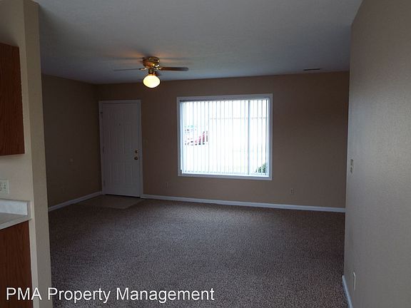 5th image of 703 Skyline Dr APT A