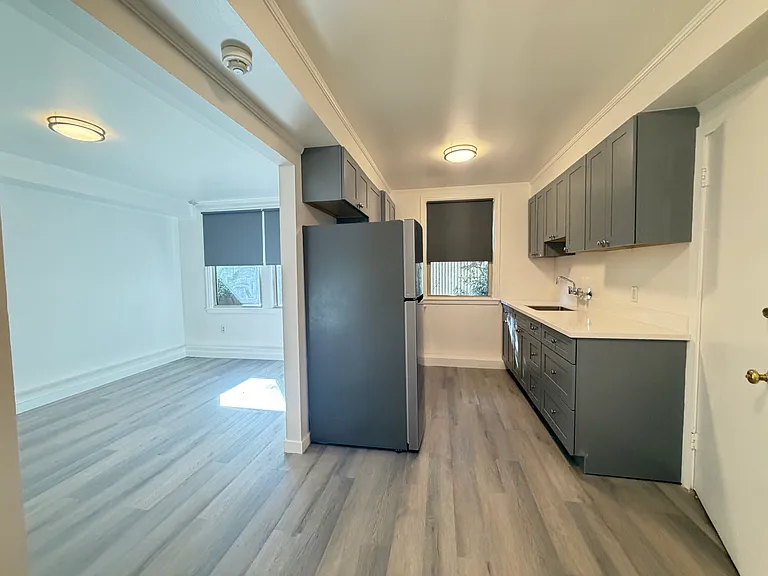 73 Cervantes Blvd #B — Photo 7