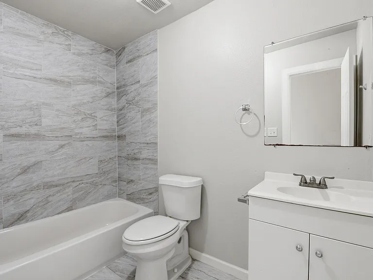 303 Gans St #B — Photo 19
