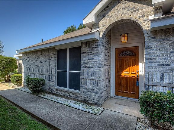 2nd image of 2304 Brookview Dr