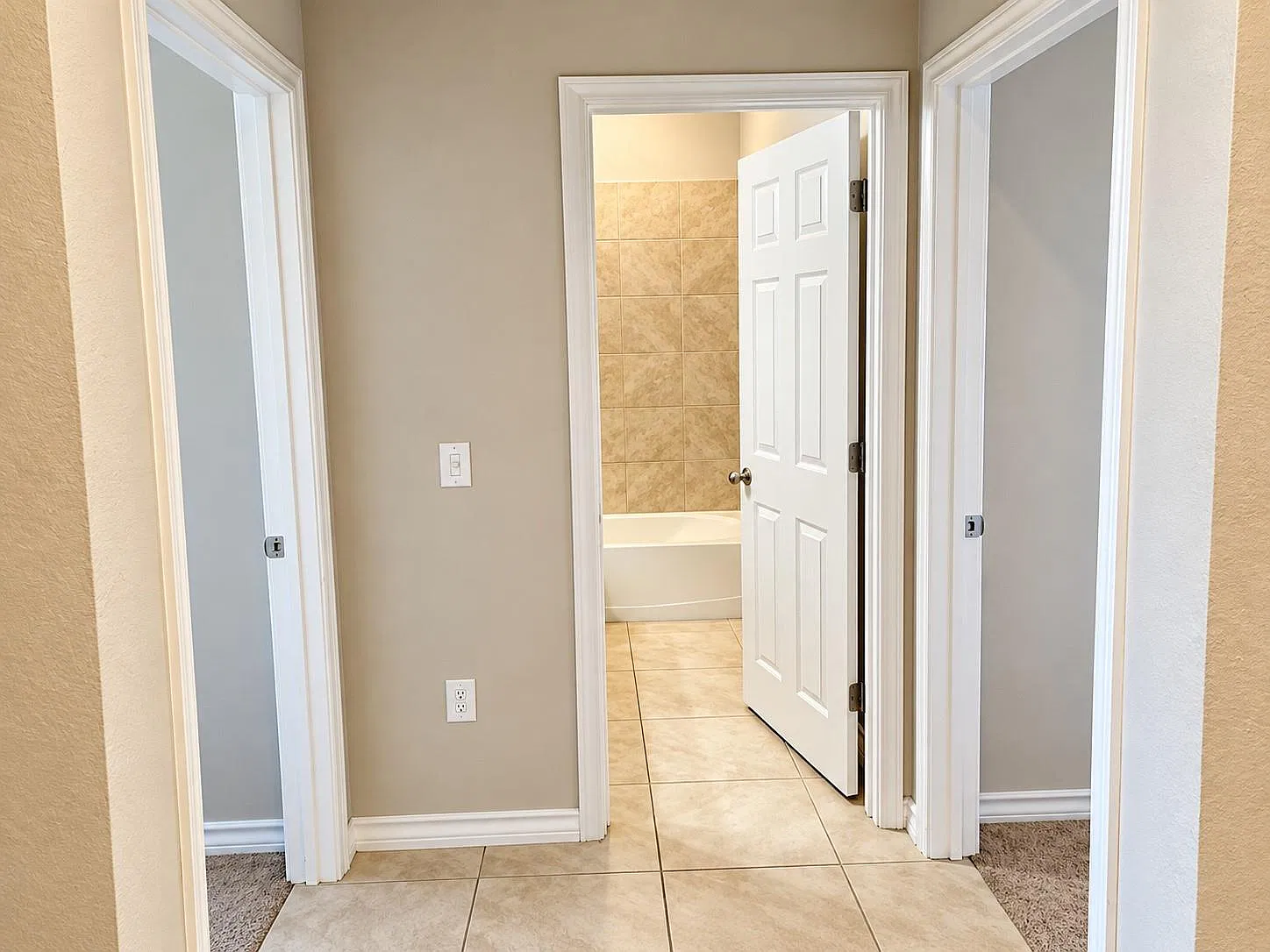 4 bed, 2.5 bath, 2261 sqft, $2,395 — Photo 4