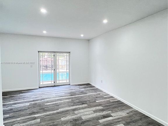4th image of 2523 Cleveland St #2525